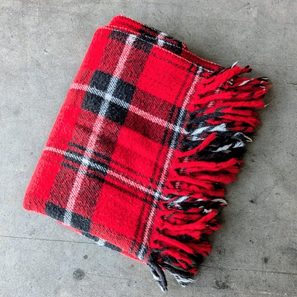 Vintage Faribo Faribault Woolen Mills Red Black Plaid Fringe Blanket